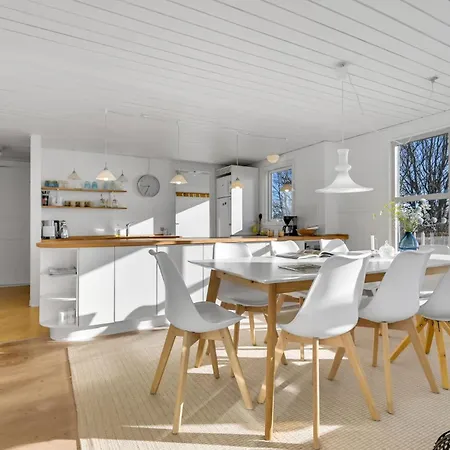 4 Bedroom Cozy In Odder