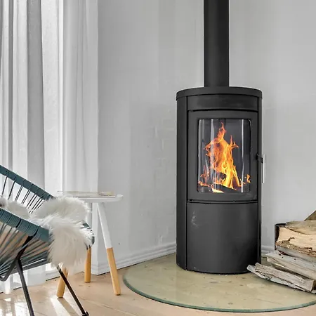 4 Bedroom Cozy In Holiday home
