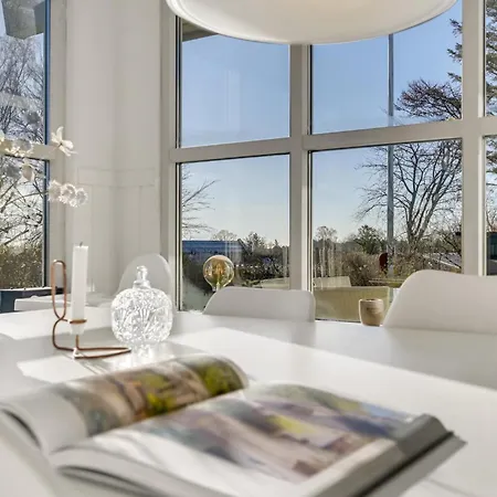4 Bedroom Cozy In Holiday home *