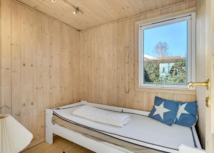 4 Bedroom Cozy In Feriehus Odder